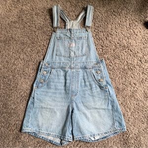 Levi’s Oversized Overall Shorts